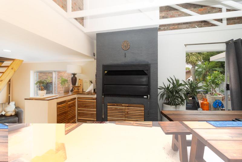 5 Bedroom Property for Sale in Vredekloof Western Cape